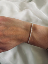 Load image into Gallery viewer, Tiny chain bracelet
