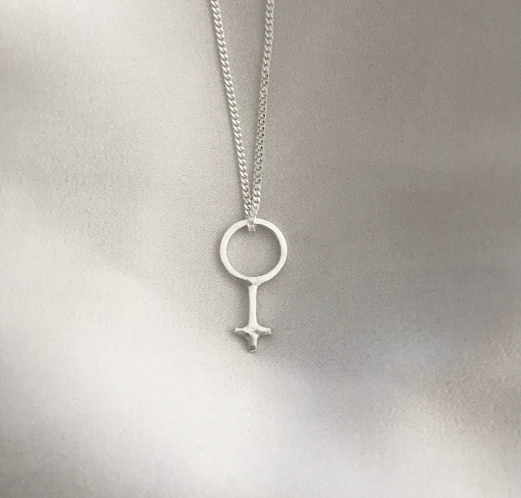 Small femminile necklace